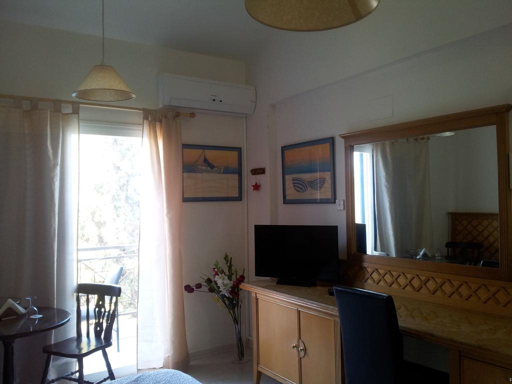 Galatex Beach Studio Apartment Limassol Bilik gambar