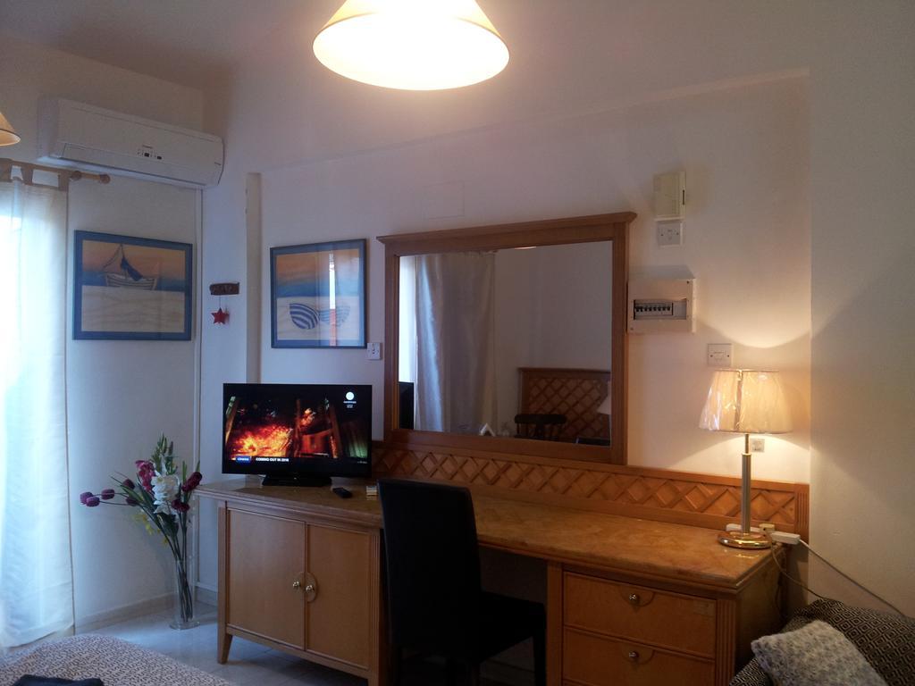 Galatex Beach Studio Apartment Limassol Bilik gambar