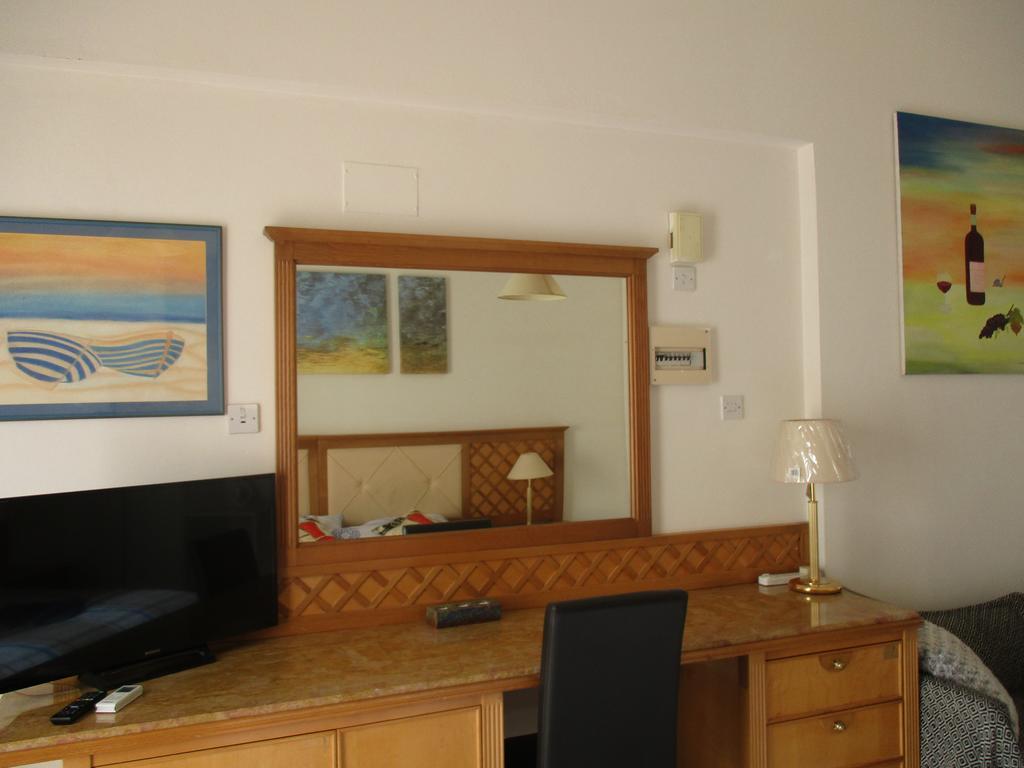 Galatex Beach Studio Apartment Limassol Bilik gambar