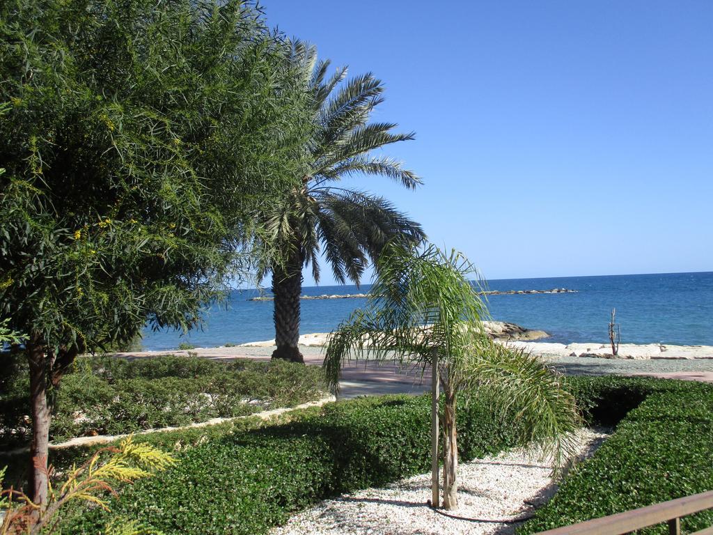 Galatex Beach Studio Apartment Limassol Luaran gambar