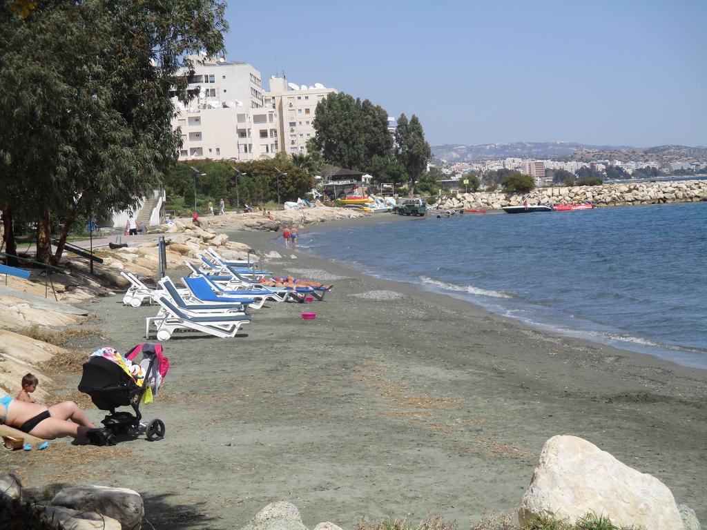 Galatex Beach Studio Apartment Limassol Luaran gambar